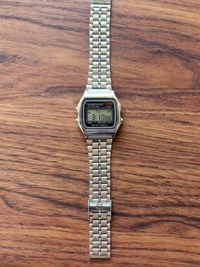 Retro Stainless Steel Digital Watch - Silver